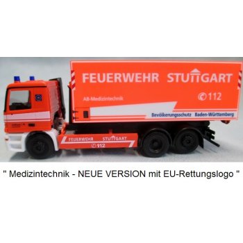 Mercedes-Benz Actros M '96 mit neuem EU-Symbol, Wechsellader der Berufsfeuerwehr Stuttgart beladen mit Abrollbehälter 