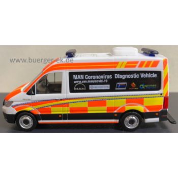 MAN TGE Hochdach, MAN Coronavirus Diagnostic Vehicle - www.van.man/covid-19, mit Blaulichtbalken