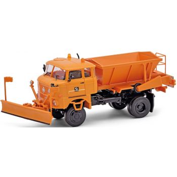 IFA W50 LA D035 mit Schneepflug und Streuaufsatz, Leipziger Stadtreinigung Winterdienst, orange, Baujahr 1988