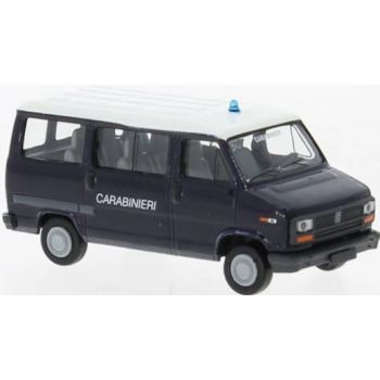 Fiat Ducato Bus, Carabinieri mit weißem Dach und Blaulicht, Polizei Italien